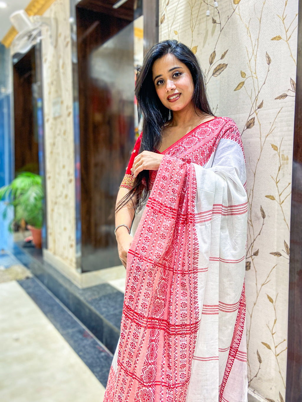 Exclusive Briddhi Look Cotton Heavy Border Saree