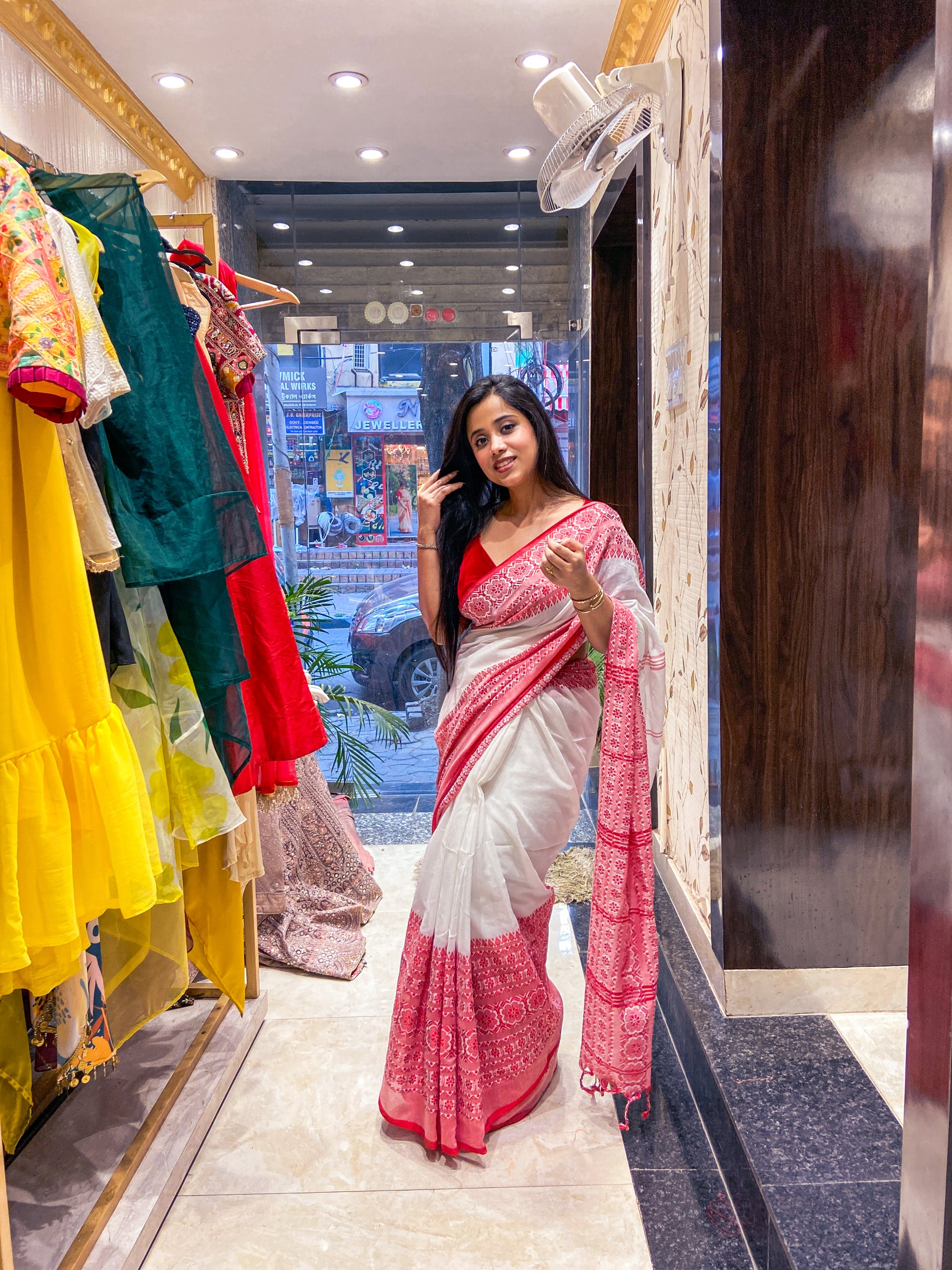 Exclusive Briddhi Look Cotton Heavy Border Saree