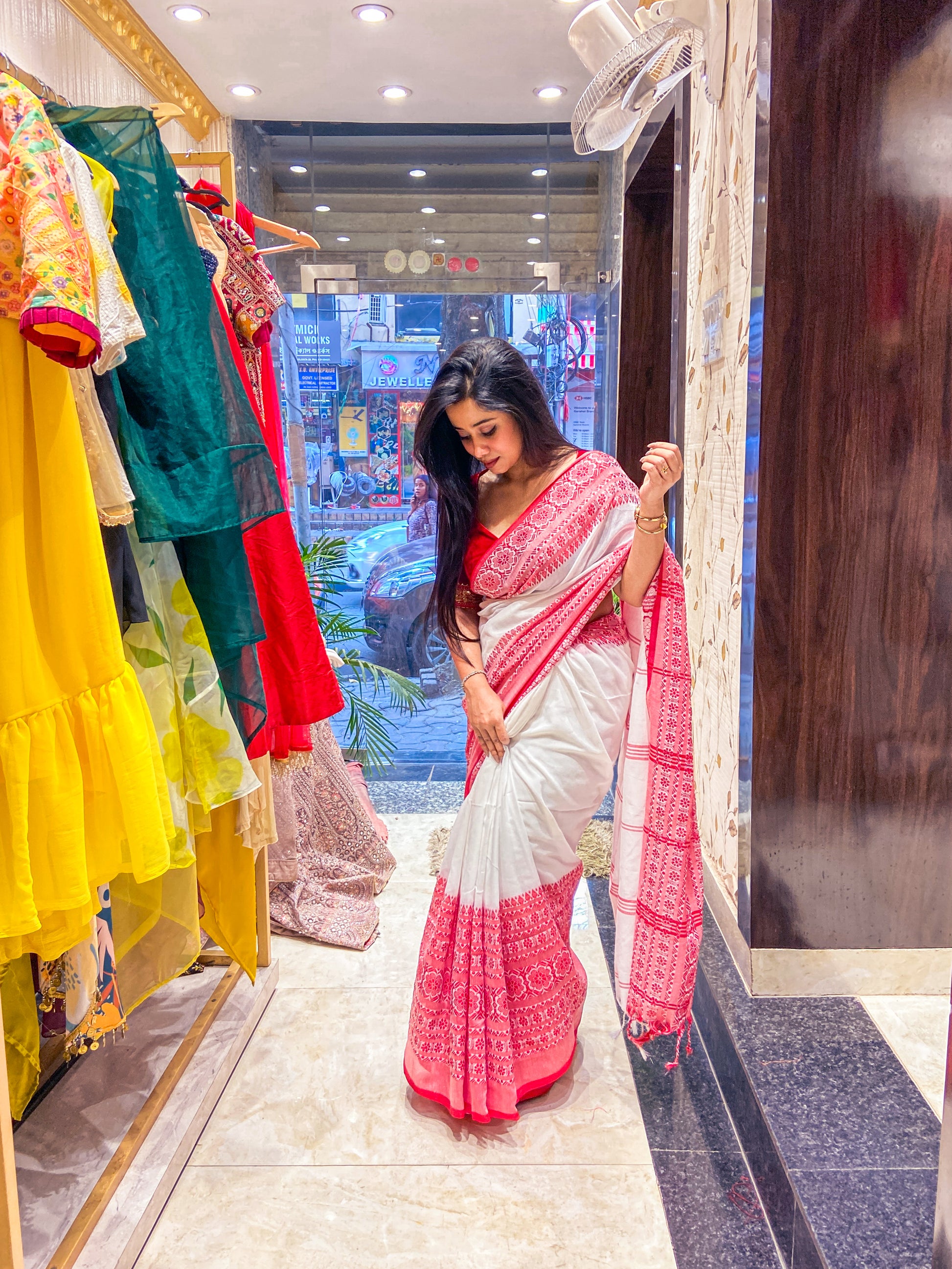 Exclusive Briddhi Look Cotton Heavy Border Saree