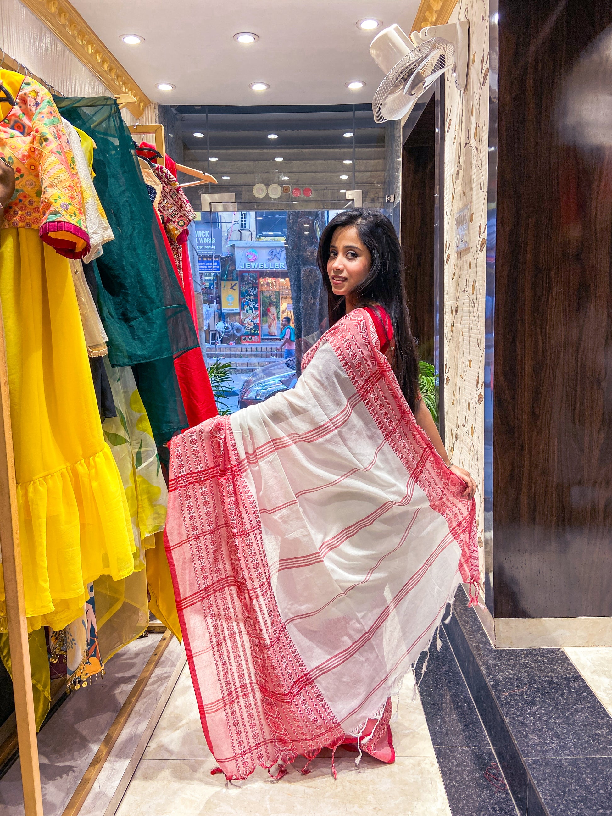 Exclusive Briddhi Look Cotton Heavy Border Saree