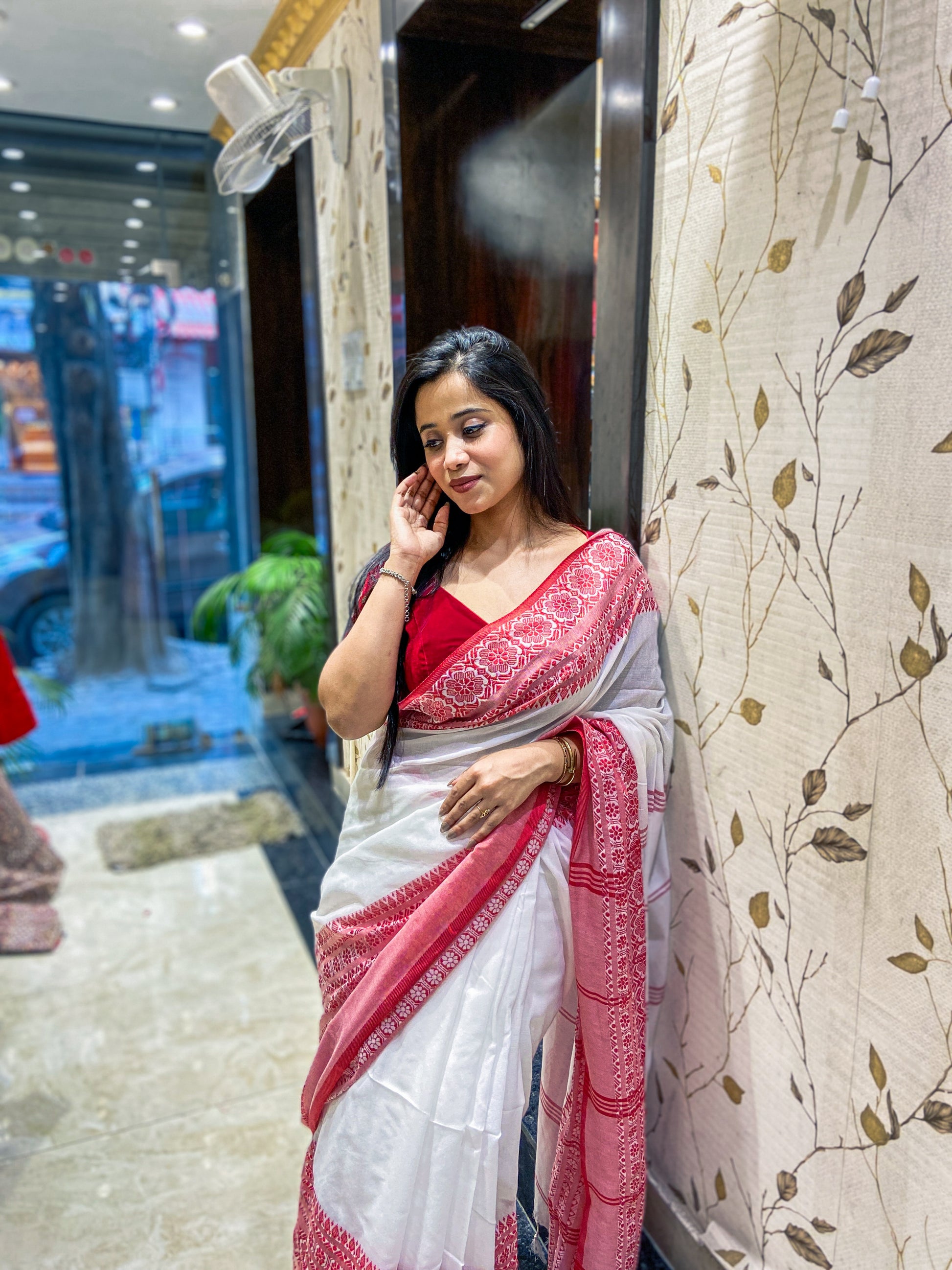 Exclusive Briddhi Look Cotton Heavy Border Saree