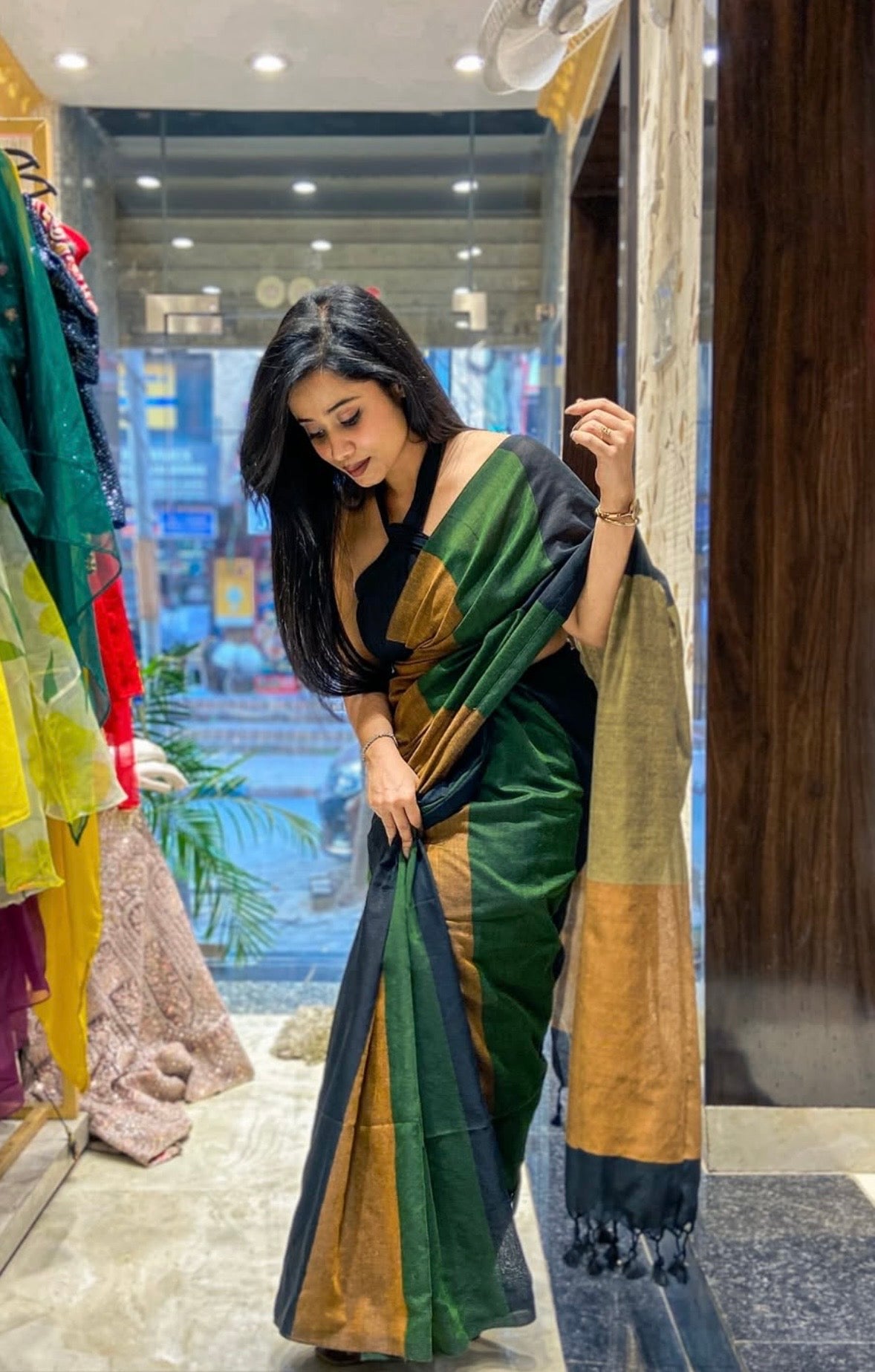 Elegant Khadi Cotton Saree with Tassel Pallu