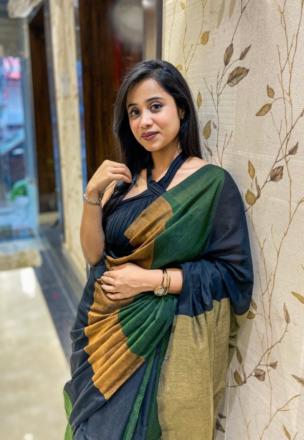 Elegant Khadi Cotton Saree with Tassel Pallu