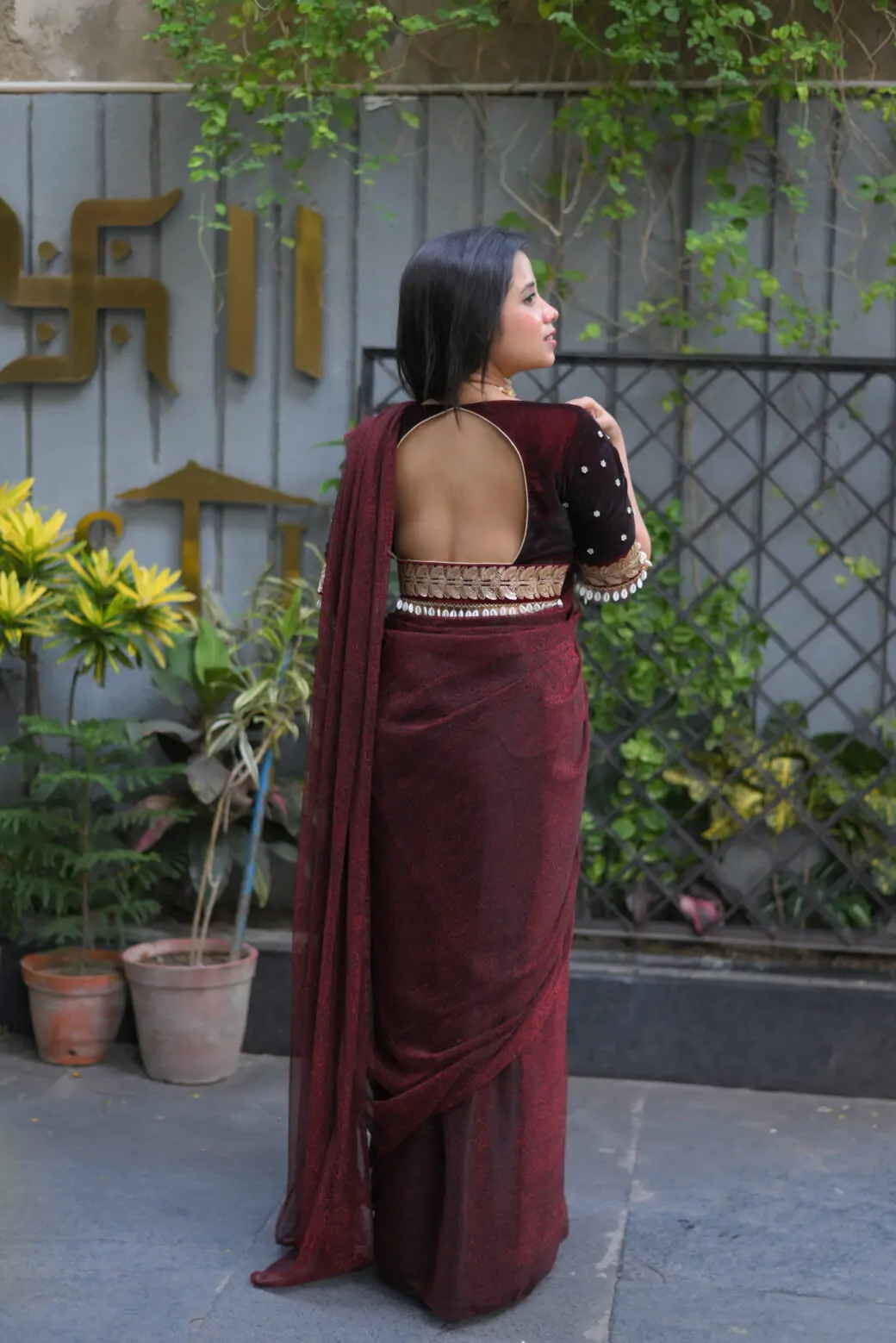 Velvet Blouse With Lycra Saree Set - Image 4