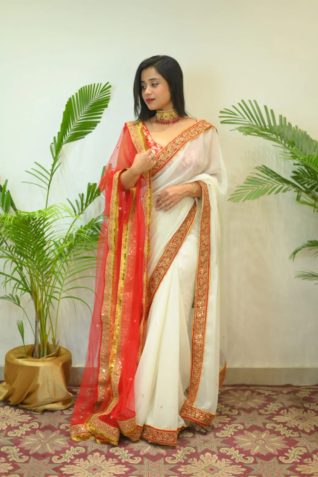 Bengali Style White Saree With Red Border & Blouse Piece - Image 4