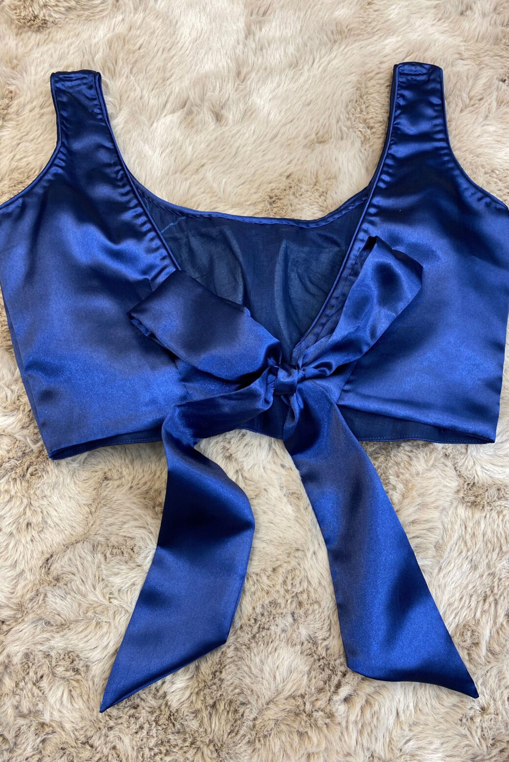 Sleeveless Satin Padded Blouse with Bow Detailling - Image 2
