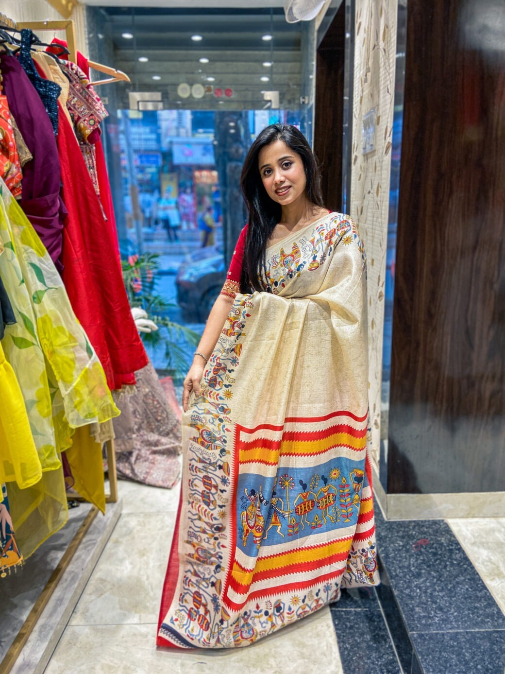 Exclusive Elegant Printed Silk Off-White Saree with Heavy Pallu